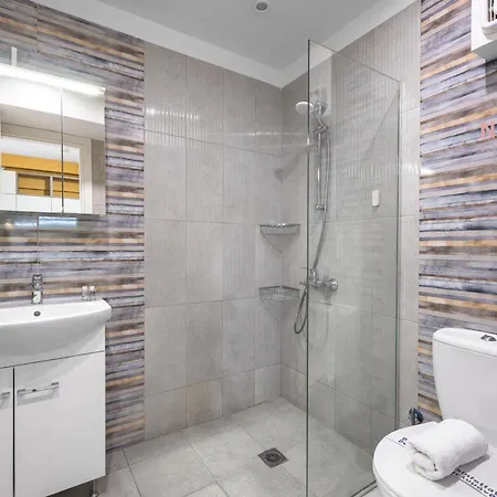Amarillo Apartments, Nilie Hospitality Mgmt Apartment